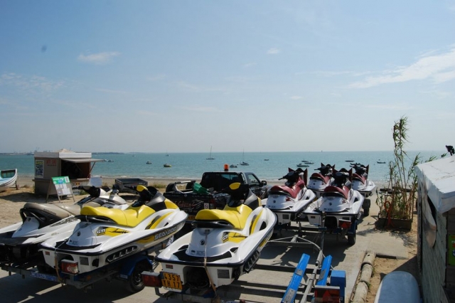  Jet skis De Re Glisse 